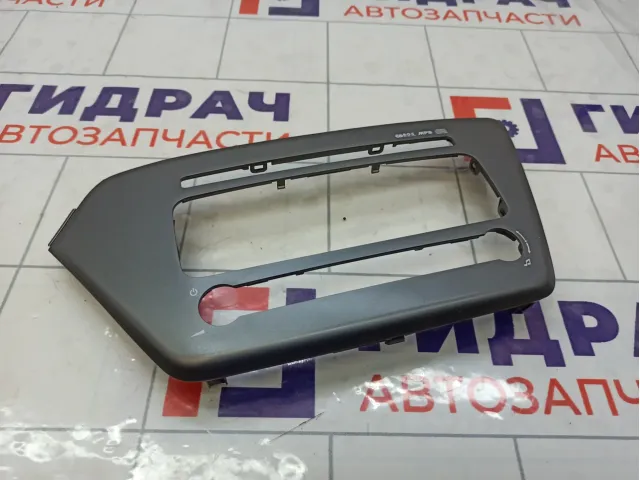 Рамка магнитолы Kia Rio 847414Y100DAQ