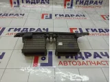 Дефлектор воздушный центральный Kia Rio 974104X100WK