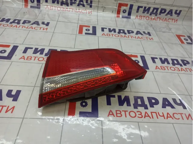 Фонарь задний внутренний правый Kia Rio 924044X000