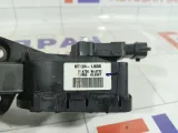 Педаль газа Kia Rio 3 327001J600