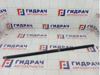 Накладка стекла переднего правого Kia Rio 4 82220H0000