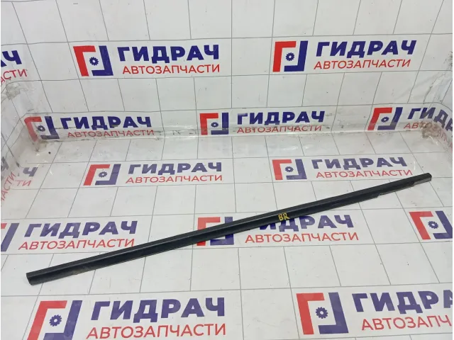 Накладка стекла заднего правого Kia Rio 4 83220H0000