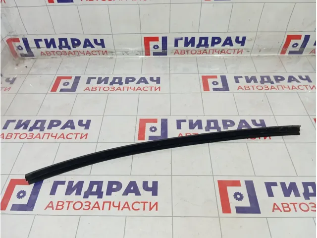Уплотнитель стекла заднего правого Kia Rio 4 83241H0000