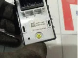 Кнопка стеклоподъемника Kia Rio 4 93581H0100CA
