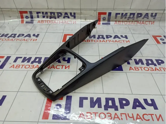 Накладка консоли Kia Rio 4 84650H0030WK