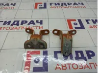 Петли двери задней правой Kia Rio 4