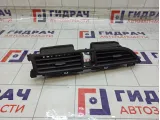 Дефлектор воздушный центральный Kia Rio 97410H0100WK