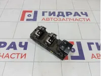 Блок управления стеклоподъемниками Kia Rio 93571H0100CA