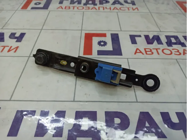 Механизм регулировки ремня безопасности Kia Rio 88890F2000