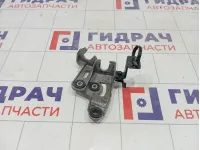 Кронштейн крепления троса КПП Kia Rio 4392032203