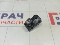 Кнопка стеклоподъемника переднего правого Kia Rio X-Line 93581H0100CA