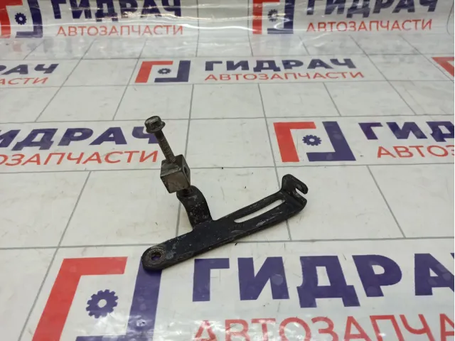 Кронштейн генератора Kia Rio 2 (JB) 37460-26050