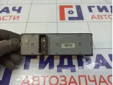 Блок управления стеклоподъемниками Kia Rio 2 (JB) 93570-1G212