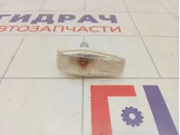 Повторитель на крыло белый Kia Rio 2 (JB) 92303-25500