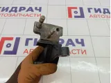 Кронштейн двигателя правый Kia Rio 2 (JB) 21670-26005