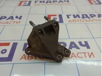 Кронштейн двигателя правый Kia Rio 3 (QB) 21670-2B100