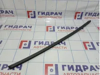 Уплотнитель стекла двери переднего левого Kia Rio 3 (QB) 82231-4X000