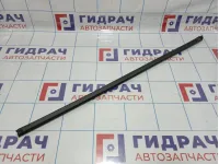 Уплотнитель стекла двери переднего правого Kia Rio 3 (QB) 82241-4X000