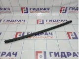 Уплотнитель стекла двери заднего правого Kia Rio 3 (QB) 83241-4X000