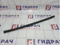 Уплотнитель стекла двери заднего правого Kia Rio 3 (QB) 83241-4X000