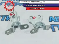 Петли двери задней левой Kia Rio 3.