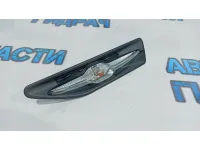 Повторитель на крыло левый белый Kia Rio 3 92303-4X000.