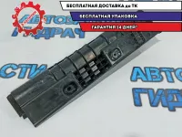 Воздуховод радиатора левый Kia Rio 3 25321-4L000. Дефект крепления.