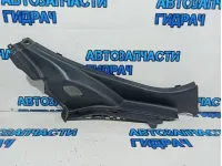 Накладка порога внутренняя правая нижняя Kia Rio 3 858904Y000WK. Потертость.