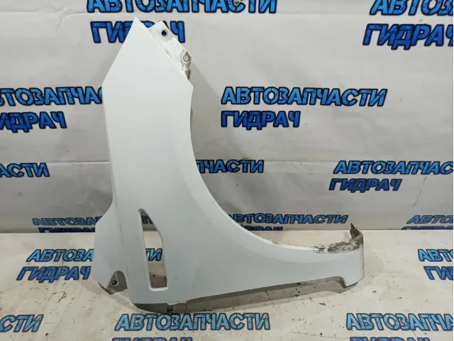 Крыло переднее правое Kia Rio 3 66321-4Y000. Царапина.