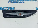 Повторитель на крыло правый белый Kia Rio 3 92304-4X000.