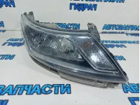 Фара правая Kia Rio 3 92102-4X000. Царапины.