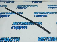 Накладка стекла заднего правого Kia Rio 3 83220-4Y000.