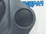 Обшивка двери задней левой Kia Rio 3 833014Y100WK. Потертость.
