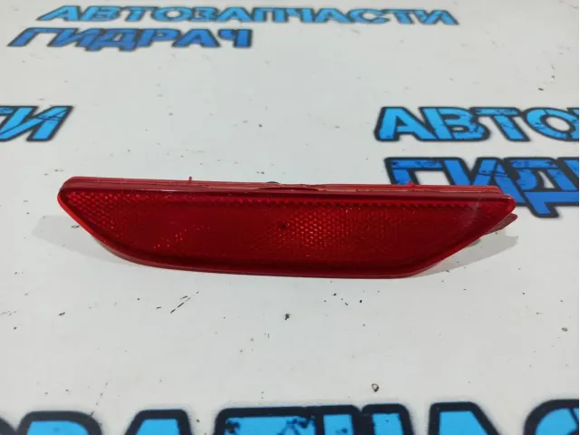 Отражатель в бампер задний правый Kia Rio 3 92406-4X000.