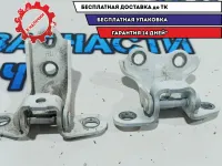 Петли двери задней левой Kia Rio 3.