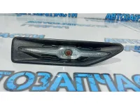 Повторитель на крыло правый белый Kia Rio 3 92304-4X000.