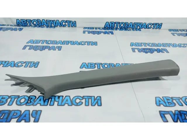 Обшивка стойки лобового стекла правая Kia Rio 3 858204Y0008M.