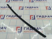 Уплотнитель стекла двери переднего правого Kia Rio 3 (QB) 82241-4X000