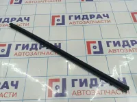 Уплотнитель стекла двери заднего правого Kia Rio 3 (QB) 83241-4X000