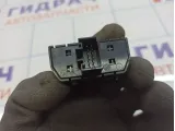 Кнопка обогрева сидений Kia Rio 3 (QB) 846754Y000WK