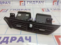 Дефлектор воздушный центральный Kia Rio 3 (QB) 974104X000WK