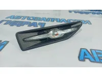 Повторитель на крыло правый белый Kia Rio 3 92304-4X000.
