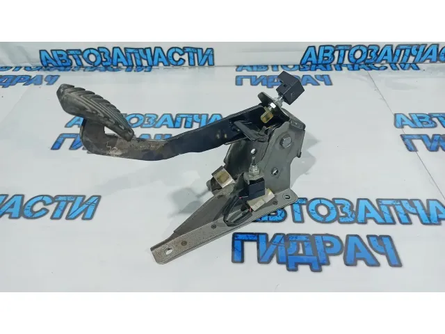 Педаль сцепления Kia Rio 3 32802-1R100.