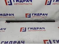 Накладка (уплотнитель) стекла переднего левого Kia Rio 3 82231-4X000.