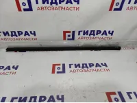 Накладка (уплотнитель) стекла переднего правого Kia Rio 3 82241-4X000.