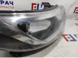 Фара правая Kia Rio 3 92102-4X500.