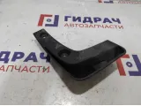 Брызговик задний правый Kia Rio 3 86842-4Y500. Царапины.