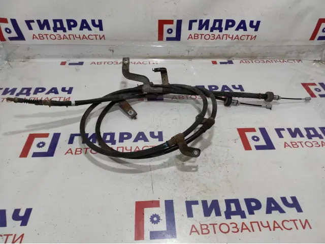 Трос стояночного тормоза Kia Rio 3 59770-1R300. Комплект.