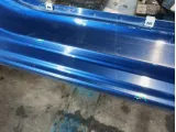 Порог со стойкой правый Kia Rio 3 71402-4YB00. Сколы ЛКП, вмятина.