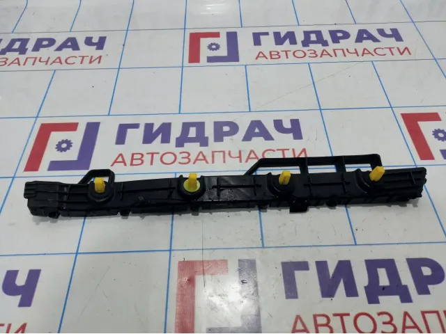 Кронштейн заднего бампера левый Kia Rio 4 (FB) 86615-H0000